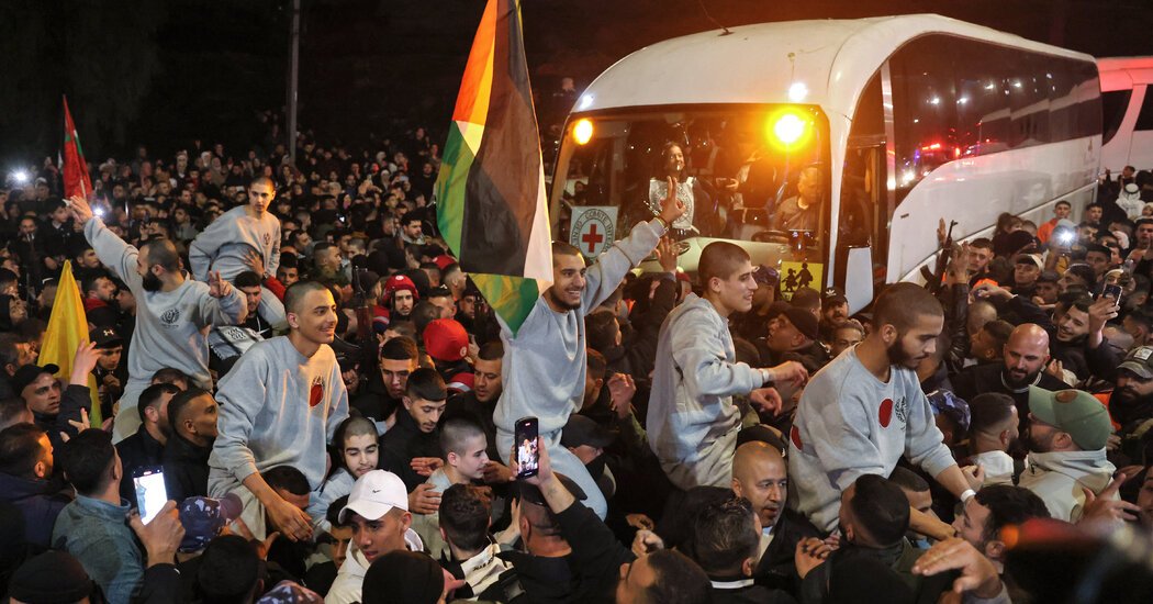 Palestinians Gather in West Bank to Welcome Prisoners Released by Israel