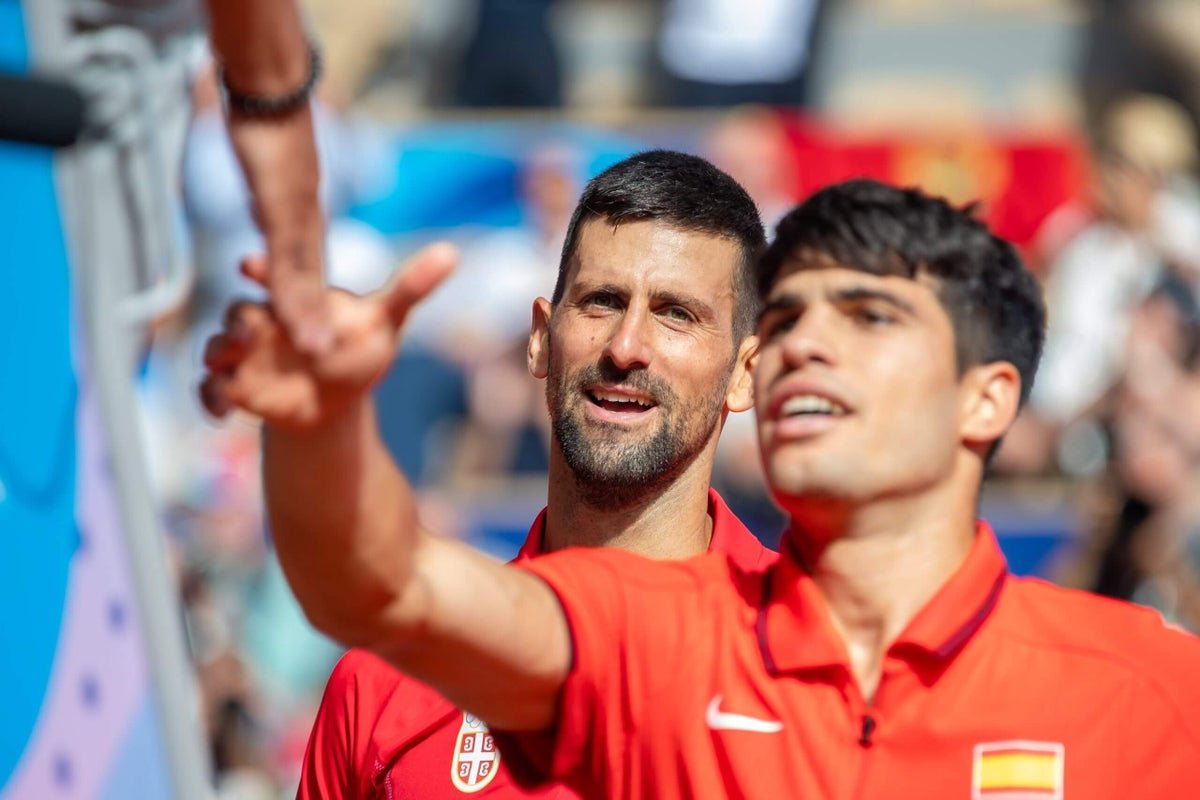 Novak Djokovic and Carlos Alcaraz swap roles on road to Australian Open quarterfinal