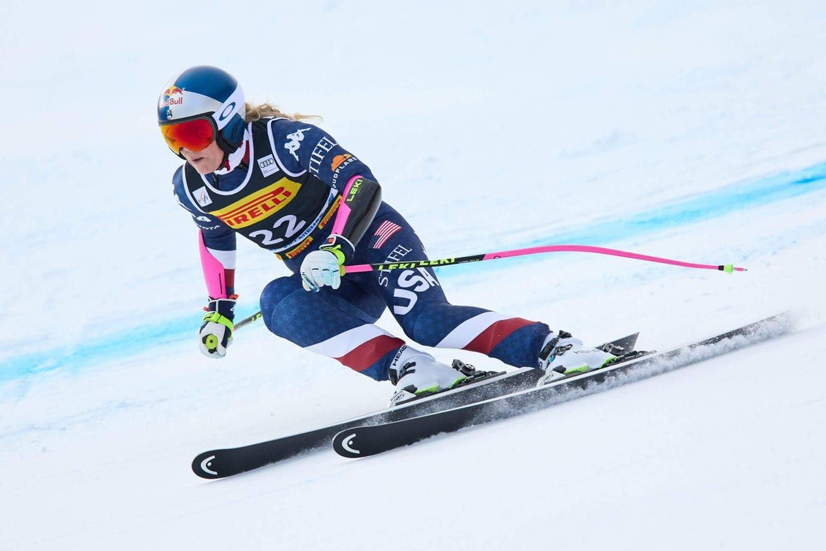 Lindsey Vonn crashes while on pace for podium finish at 2026 Olympic venue