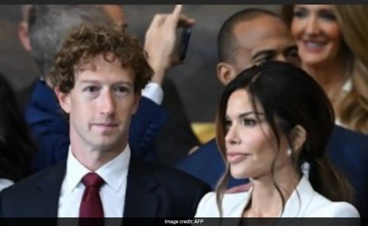 After Viral Video, Zuckerberg Caught Liking Lauren Sanchez's Instagram Photo. Internet Reacts