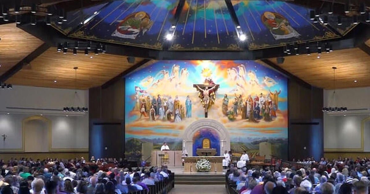 Eye on America: A look inside a Catholic megachurch, and Deepak Chopra on AI and spirituality