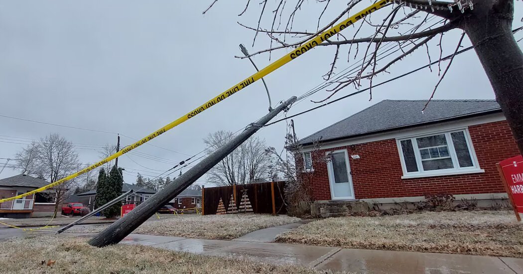 Storm Leaves About 300,000 Without Power in Great Lakes Region