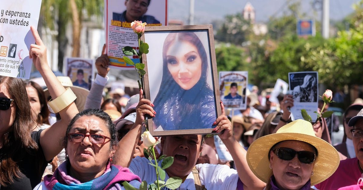 Top Mexican prosecutor investigating alleged cartel killing site where bones, shoes were found: "The truth will come out"