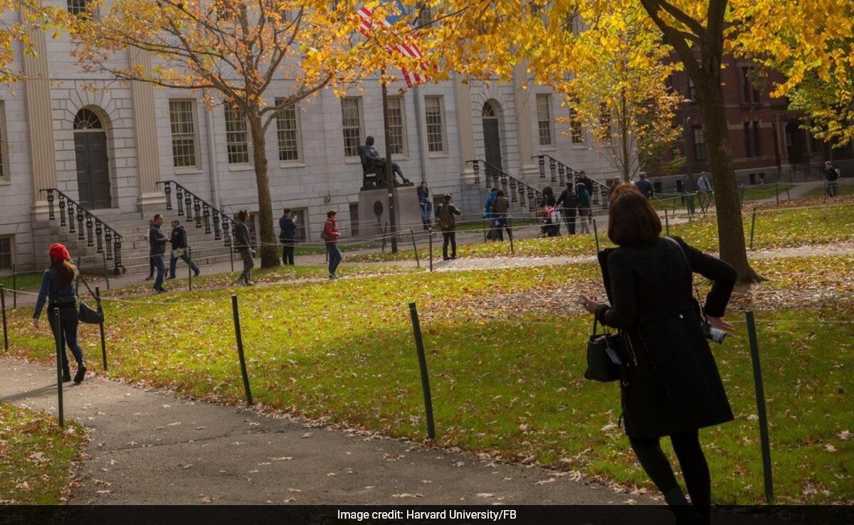 Harvard Announces Free Tuition To Students Whose Families Earn Less Than $200,000