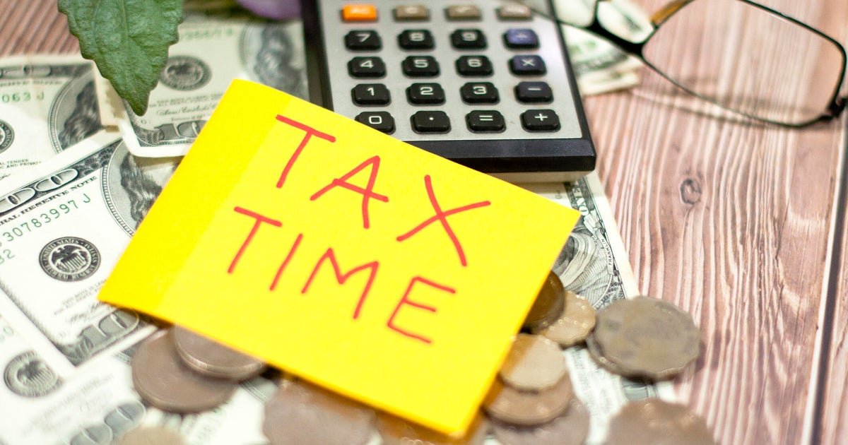 Do you have to pay taxes by April 15 if you file an extension?