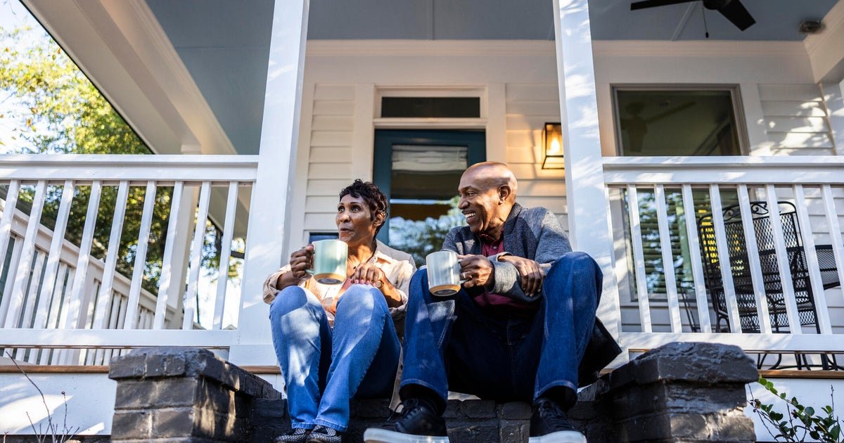 $200,000 home equity loan vs. $200,000 HELOC: What to consider now