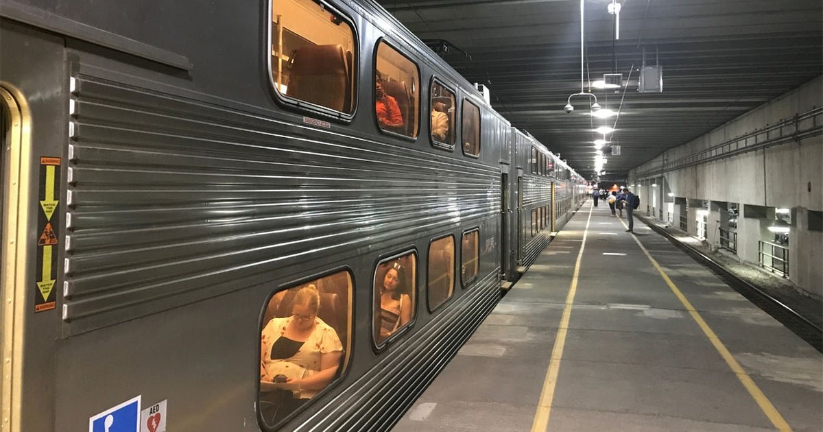 5 killed in collision between train and vehicle in Gary, Indiana