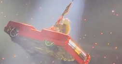 Beyoncé powers through scary car malfunction during "Cowboy Carter" concert in Houston
