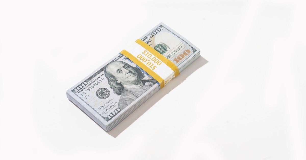 $10,000 short-term CD vs. $10,000 high-yield savings account: Which earns more interest now?