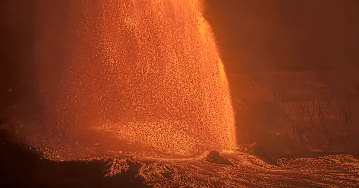 Lava fountains over 1,000 feet high shoot from Hawaii's Kilauea volcano