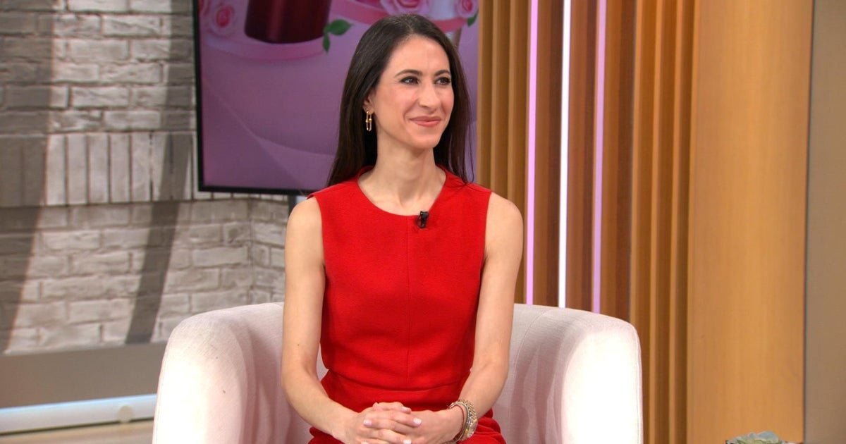 What key skincare ingredients can help keep your skin healthy?